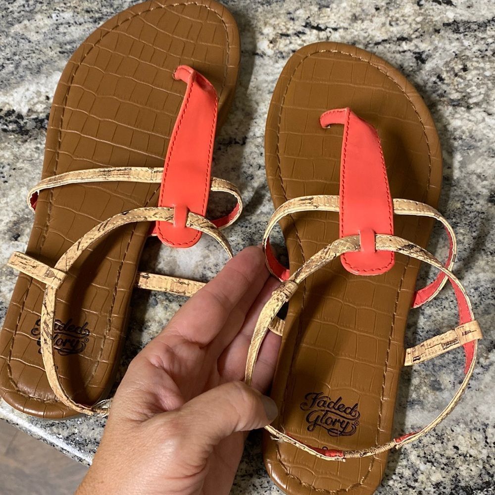NWOT Faux cork style sandal